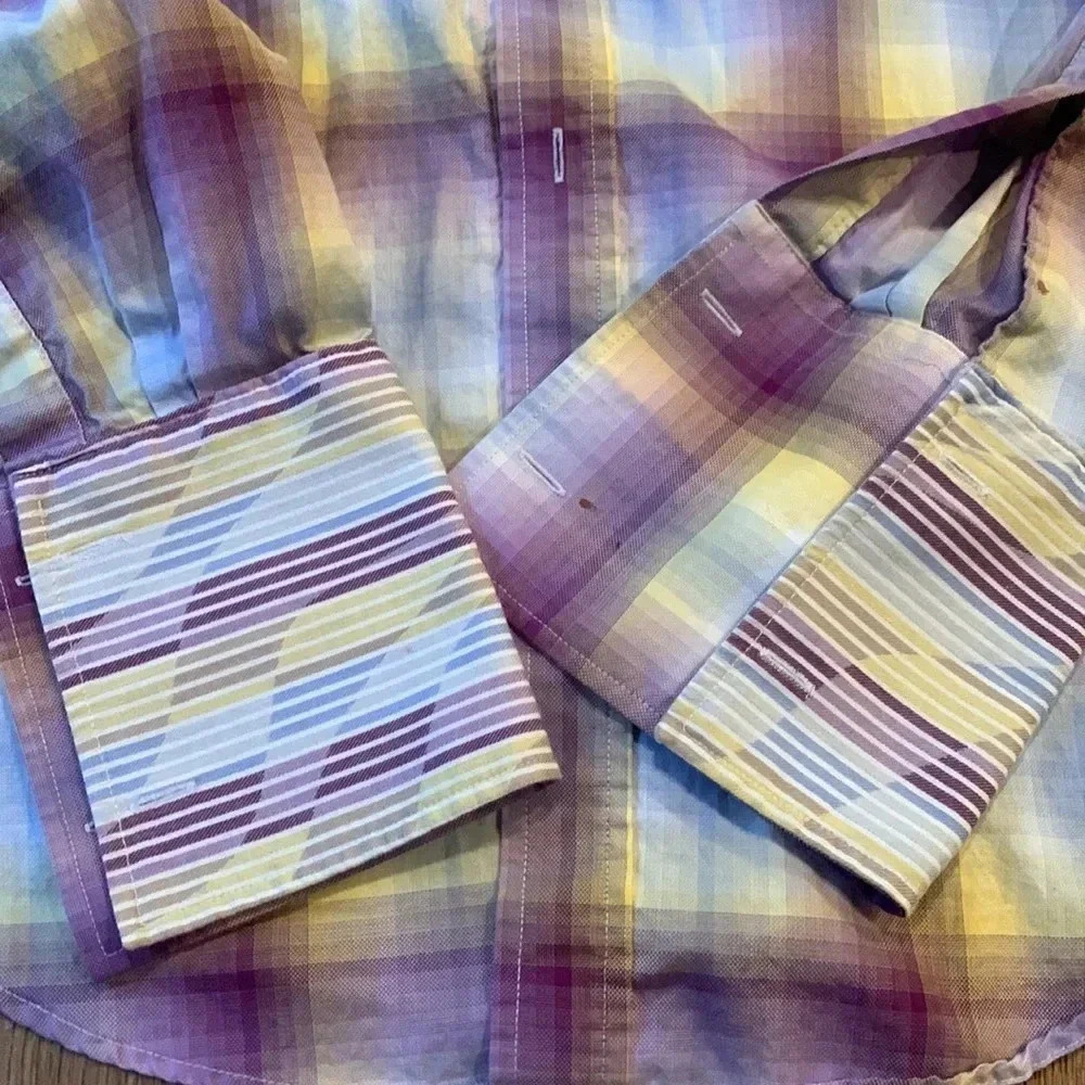 Bugatchi uowo button down size Medium - image 4